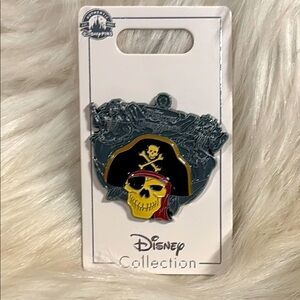 2022 Disney Parks Disneyland Resort Pirates of The Caribbean Skeleton Skull Pin